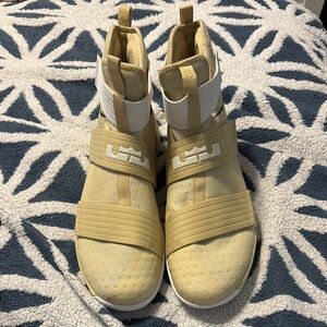 NIKE Zoom TG LeBron SOLDIER X 10 “Team Gold”